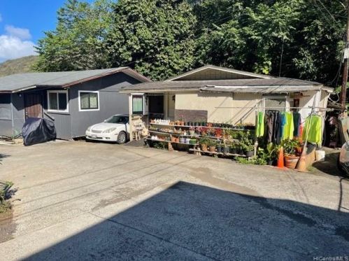 2920 Kalihi St, Honolulu HI  96819-3018 exterior