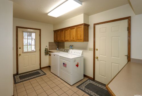 11925 Brookglen Dr, Sandy UT 84092-7149 exterior