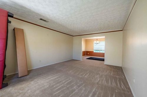 5297 Hollyfield Dr, Stone Mountain, GA 30088-3852
