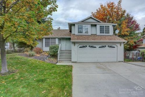 3905 Ben Hogan Dr, Eagle Crest, OR 97756-8668