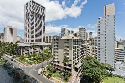 445 Seaside Ave, Honolulu HI  96815-2640 exterior