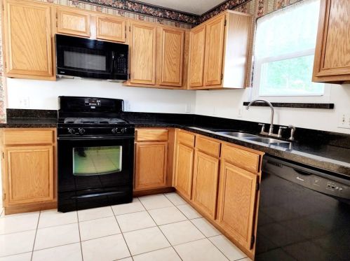 1818 Green Gate Dr, Richmond, TX 77471-5563