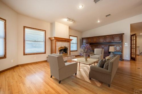 2103 Hillside Rd, Pueblo, CO 81006-1828