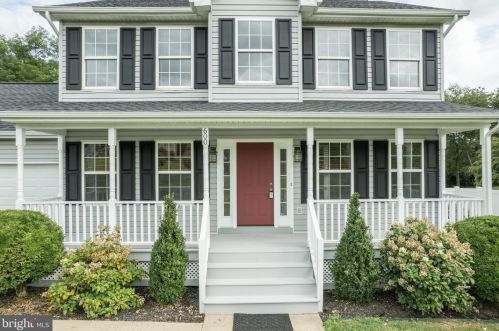 600 Thoroughbred Dr, Charles Town, WV 25414-3588