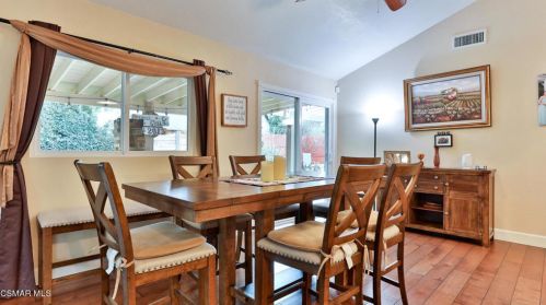 5474 Geoffrey Ave, Simi Valley CA  93063-4123 exterior