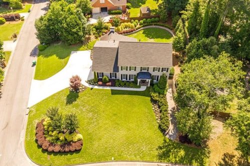 425 Breakwater Rdg, Atlanta GA  30328-1807 exterior