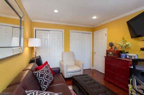 1 Quartz Ln, Paterson NJ  07501-3300 exterior