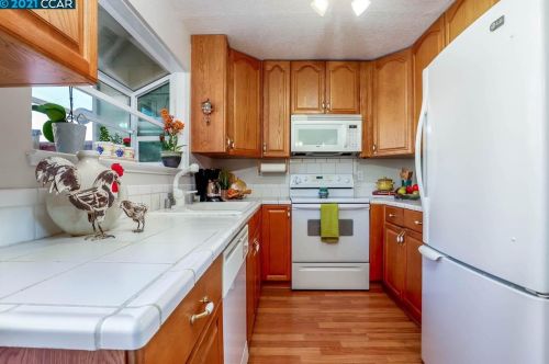 1166 Spring Valley Cmn, Livermore, CA 94551-6759