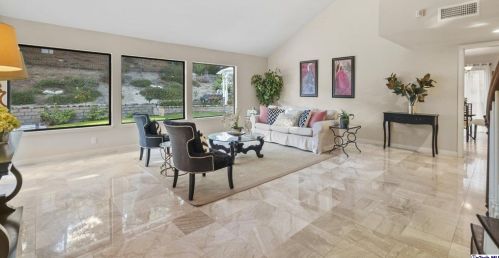 2520 Flintridge Dr, Glendale CA  91206-1033 exterior