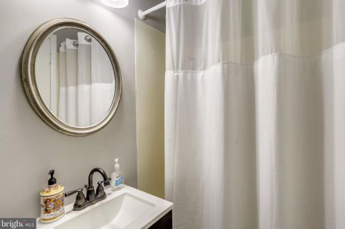 9527 Clement Rd, Silver Spring MD 20910-1643 exterior