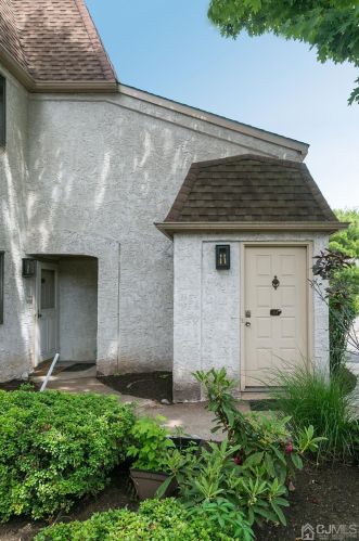 14 Nicole Ter, Edison, NJ 08820-4045
