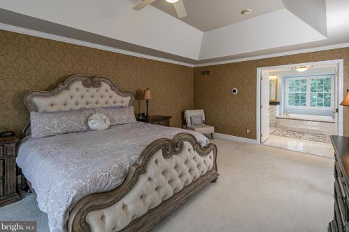 54 Ettl Cir, Princeton NJ  08540-2327 exterior