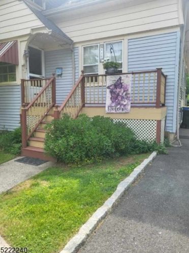 216 Charlotte Ave, South Bound Brook, NJ 08880-1208