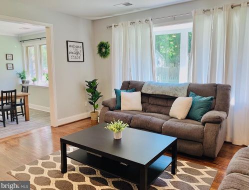 1712 Maryland Ave, Shady Side MD 20764-9750 exterior