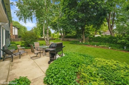 825 Shiloh Cir, Naperville, IL 60540-7111