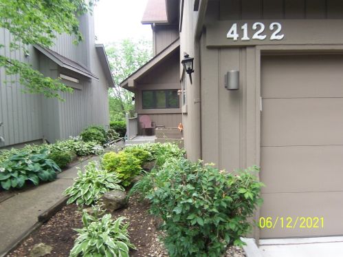 4122 White Ash Rd, Bull Valley, IL 60014-4618