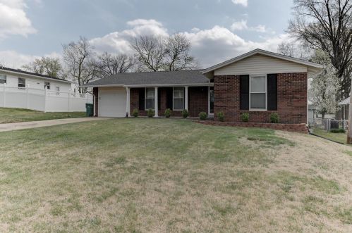 5 White Birch Ct, Fenton, MO 63026-3440