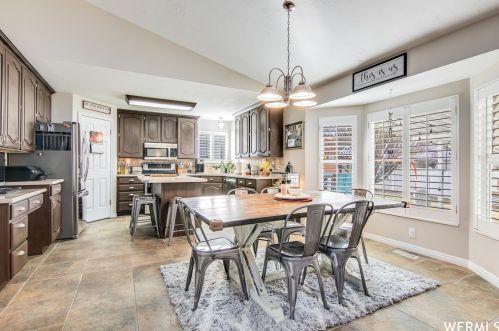 9178 Teton Est Dr, Taylorsville UT 84088-2311 exterior