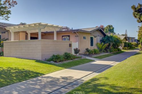 1941 Mckinney Way, Seal Beach, CA 90740-4470