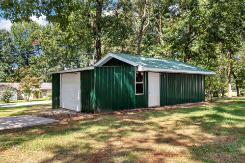 274 Sanders St, Clarkesville, GA 30523-3939