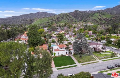 873 Cumberland Rd, Glendale CA  91202-1049 exterior