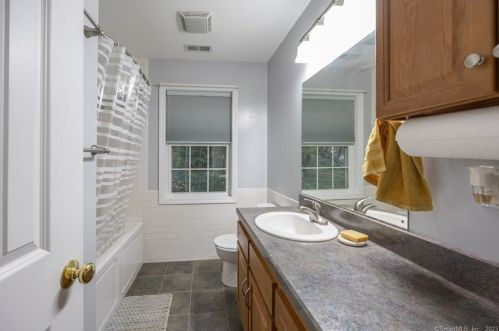 6 Mount Pleasant St, Derby CT  06418-2043 exterior