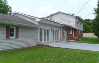 203 Taylor St, Manchester, TN 37355-1838