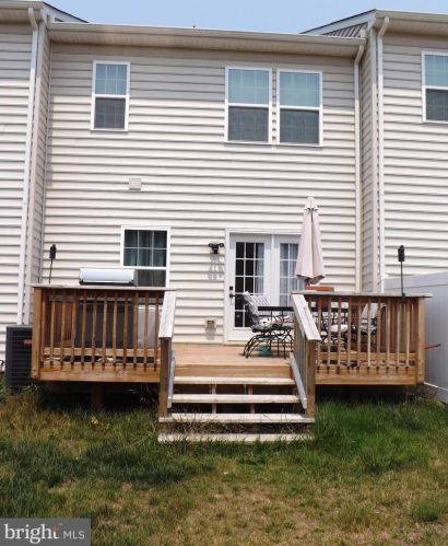 162 Ontario Dr, Falling Waters, WV 25419-0089