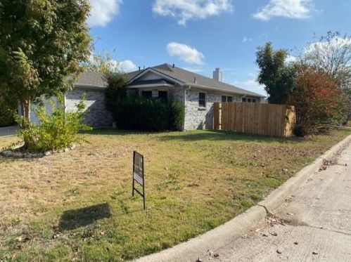 4000 Tulip Tree Dr, Fort Worth TX  76137-1067 exterior