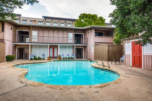 2627 Douglas Ave, Dallas TX  75219-6037 exterior