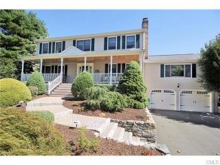 10 Farm View Rd, Upper Stepney, CT 06468-1616