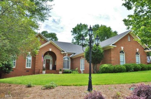 114 Gray Fox Ct, Cataula, GA 31804-4451