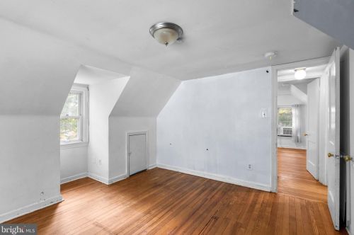 9910 Gardiner Ave, Silver Spring MD 20902-5111 exterior