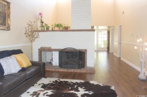 24 Redwood Tree Ln, Irvine CA  92612-2226 exterior