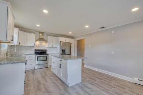 10 Franklin St, Middletown CT  06457-4249 exterior