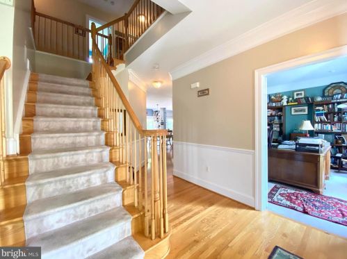 12612 Crabtree Falls Dr, Bristow, VA 20136-2160