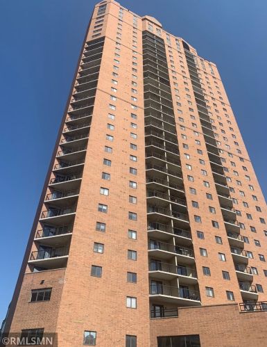 78 10th St, Saint Paul MN  55101-2206 exterior