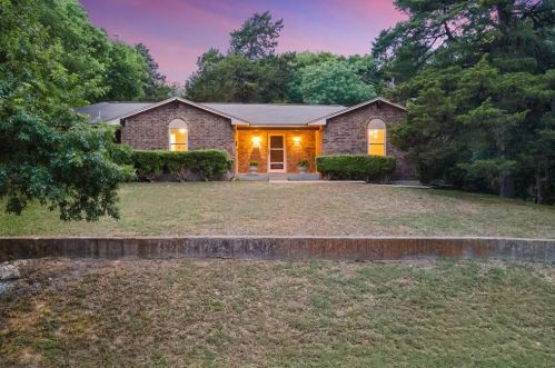 1207 Bow Creek Dr, Duncanville, TX 75116-2061