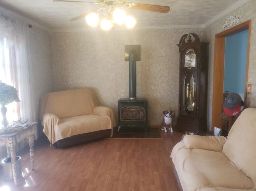 317 Parker St, Sycamore, IL 60178-1262