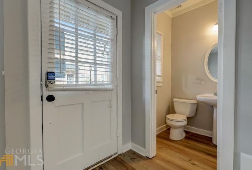 1516 Howell Mill Rd, Atlanta GA  30318-3165 exterior