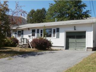30 School St, Potash Point, VT 05491-1333