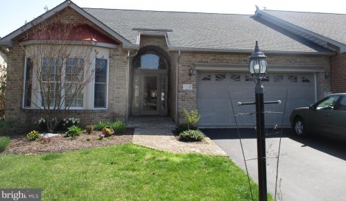 90 Whippoorwill Ln, Falling Waters, WV 25419-4040