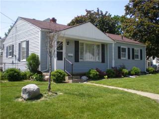 1515 Gould Rd, Toledo OH  43612-2272 exterior