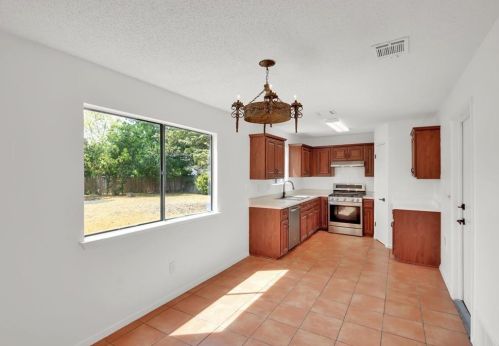 1207 Crupp Ct, Austin TX  78753-6860 exterior