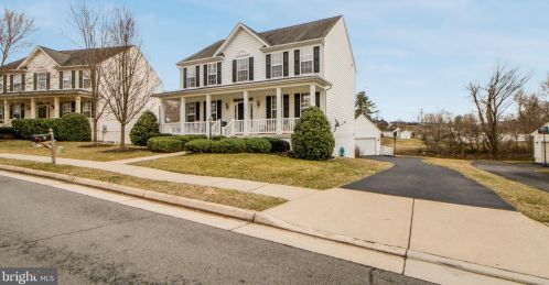 5 Cooper Run St, Lovettsville, VA 20180-8646