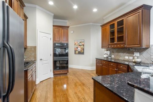 2375 Briarcliff Cmns, Atlanta GA  30345-2175 exterior