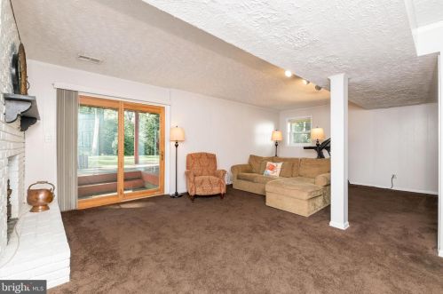 185 Berrywood Dr, Severna Park MD 21146-2030 exterior