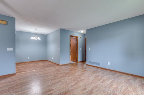 4464 Cinnamon Ridge Trl, Saint Paul MN  55122-2385 exterior