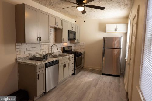329 Beaver St, Lancaster PA  17603-5337 exterior