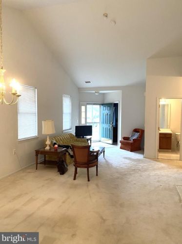 141 Meadowlark Dr, Trenton NJ  08690-3547 exterior